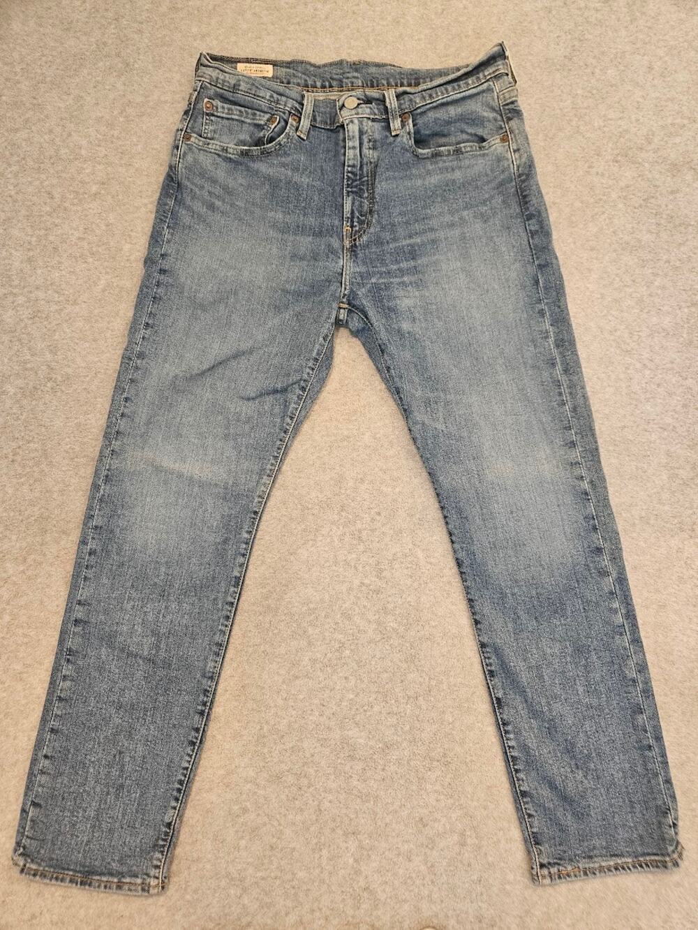 LEVIS "SAN FRANCISCO" Jeans Woman's (32x30) Slight Curve Classic Straight Leg
